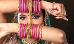 India-Asia-woman-in-costume