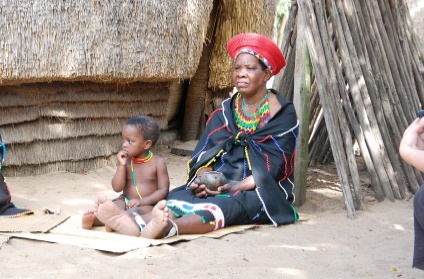 zulu-south-africa-child-boy-woman-village